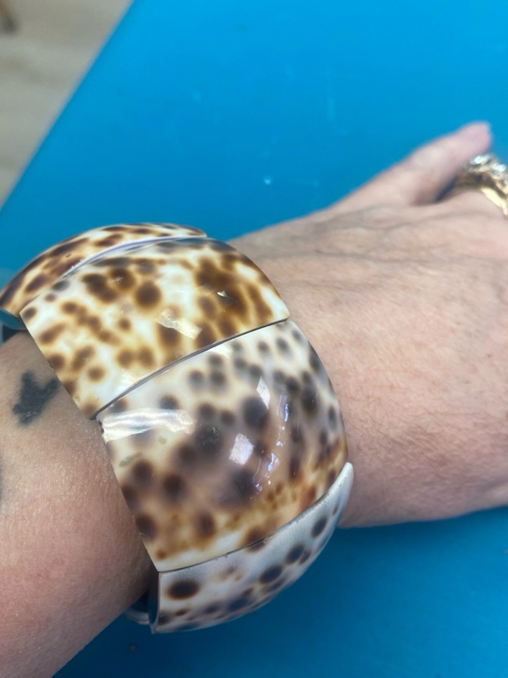 Vintage 80’s Miriam Haskell spotted tiger Cowry Shell bracelet